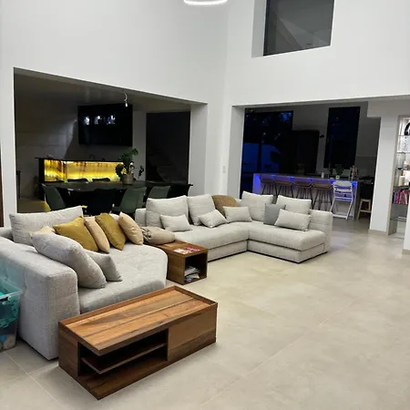 Grande De Region De Bordeaux * アンバーレ・エ・ラグラーヴ