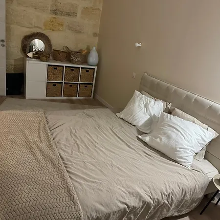 Grande De Region De Bordeaux فيلة أمباريه إيه لاغراف